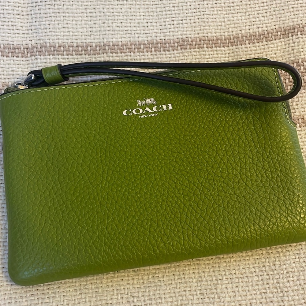 NWOT Coach Green Wristlet